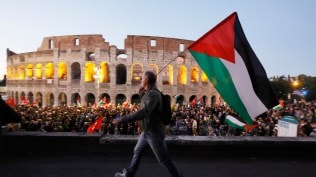 Israel starts deportation of Gaza flotilla activists, four Italians the first to be sent back